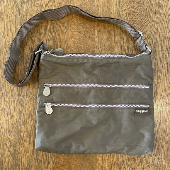 Baggallini Taupe Zipper Adjustable Crossbody Travel Bag Minimalist - Picture 1 of 14
